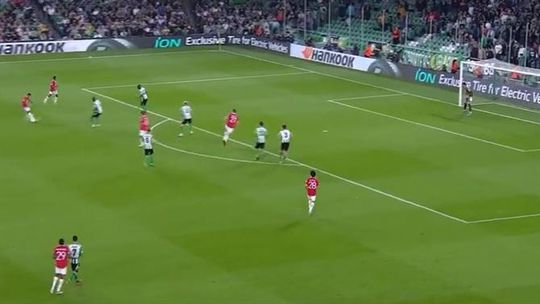 Golaço de Rashford para desilusão dos adeptos do Bétis (vídeo)