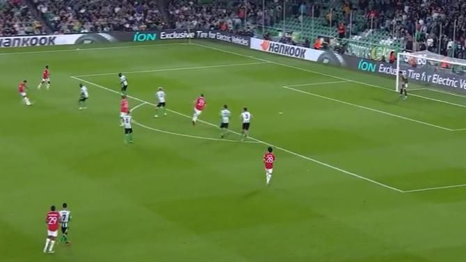 Golaço de Rashford para desilusão dos adeptos do Bétis (vídeo)