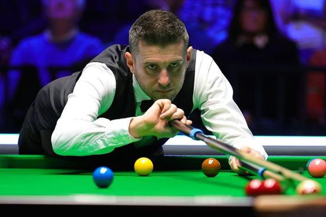 Selby nas ‘meias’ em Hull: a um triunfo de desalojar Ronnie de 'número um’