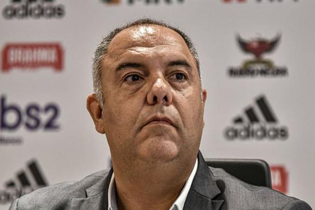 Direção adia decisão sobre Vítor Pereira