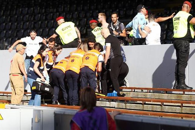 Adepto sofre queda grave em Guimarães mas deixa estádio ainda com vida