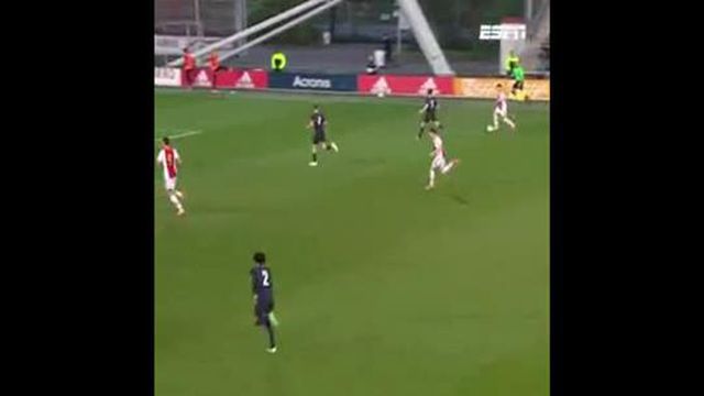 O primeiro golo de Francisco Conceição pelo Ajax B frente ao PSV