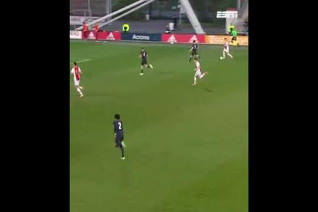 O primeiro golo de Francisco Conceição pelo Ajax B frente ao PSV