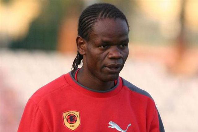 Akwá regressa aos relvados... aos 45 anos