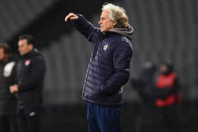 Fenerbahçe, de Jorge Jesus, empata na primeira mão das ‘meias’ da Taça