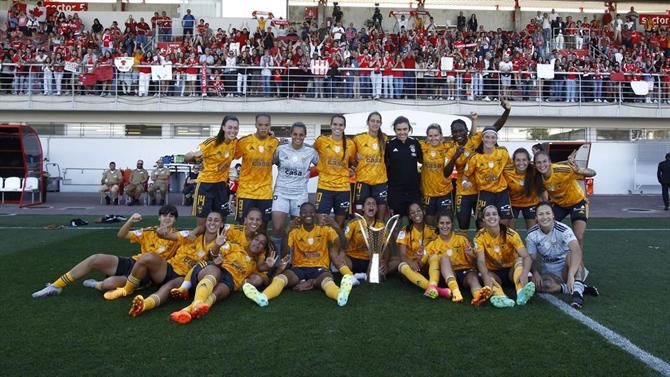 Consagração das campeãs com direito a goleada e ao troféu