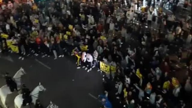 Adeptos do Valência protestam no Mestalla depois de nova derrota