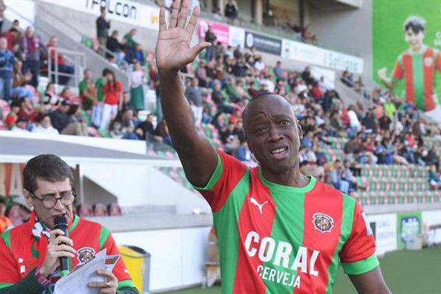 Antigo avançado canadiano pronto a investir