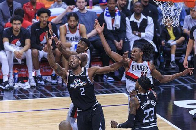 Clippers e Wolves vencem com tudo à espera do último dia