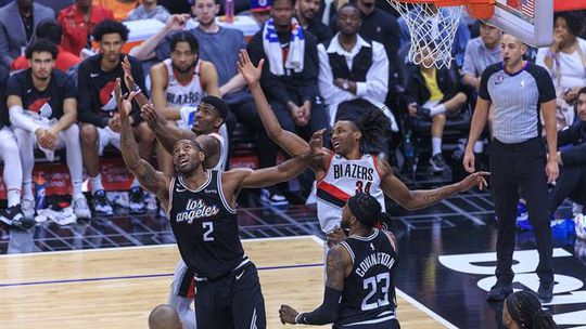 Clippers e Wolves vencem com tudo à espera do último dia