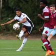 Três épocas para extremo-esquerdo do Fulham