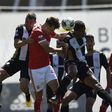 Nacional vence Benfica B e está mais perto da manutenção
