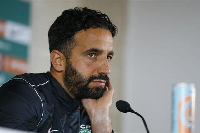 Futuros de Bellerín e Neto em análise, 'mistério' sobre utilização de Coates