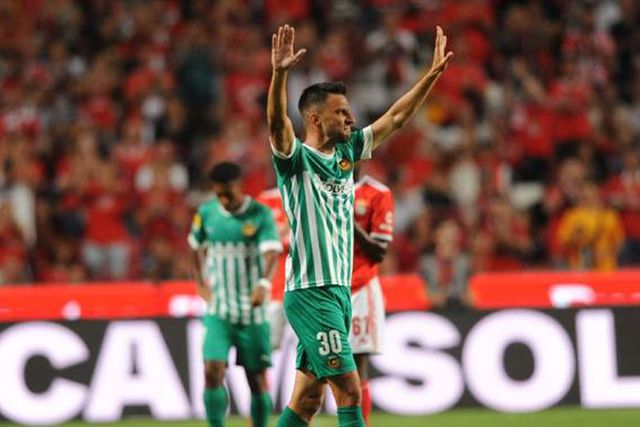 Samaris recorda saída do Benfica: «Conversa muito longa…»