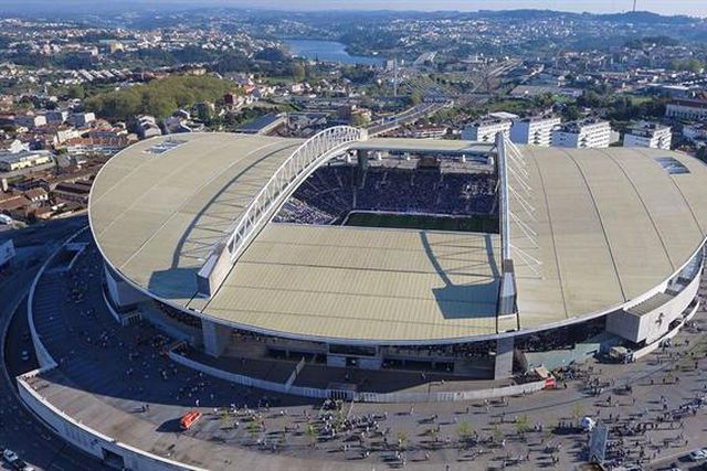Detido junto ao Dragão a vender bilhetes 50 euros acima do preço