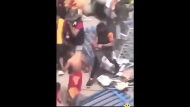 Acha que já viu tudo? Adepto entrou de motosserra no estádio e clube foi castigado