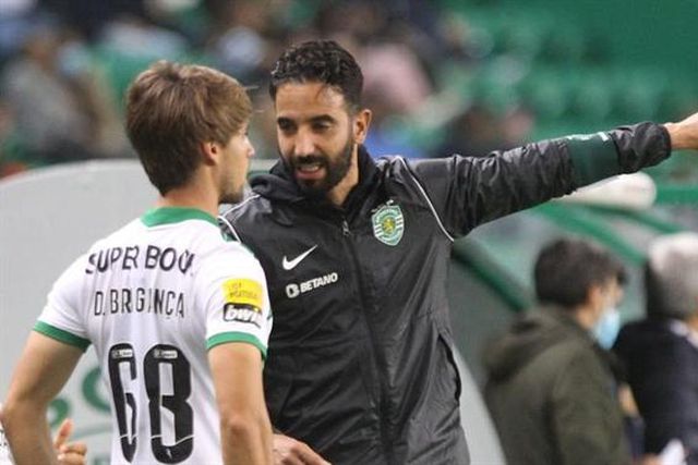 Amorim confirma Paulinho e faz revelação sobre lesionado de longa duração