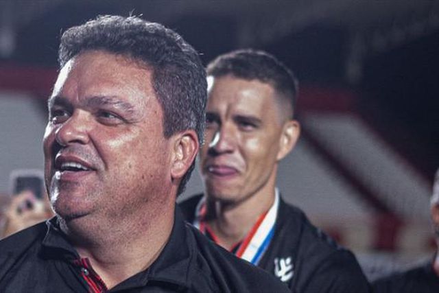 Presidente do Atlético Goianiense gera polémica: «Os homens estão muito femininos»