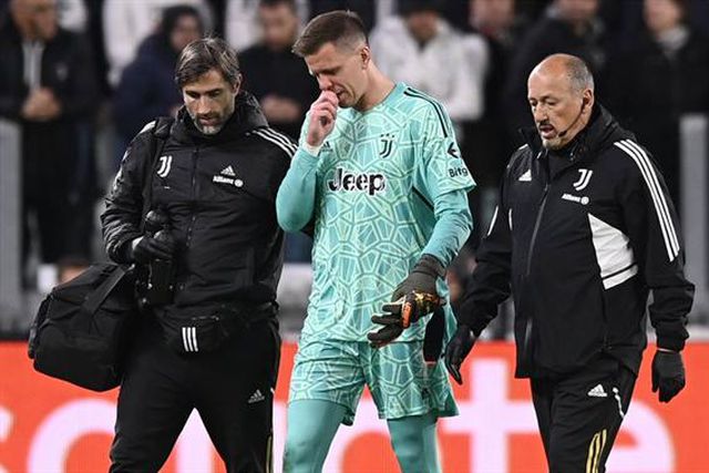 Szczesny sentiu-se mal e saiu a chorar (vídeo)