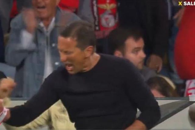 Grimaldo marcou e Schmidt cerrou o punho (vídeo)