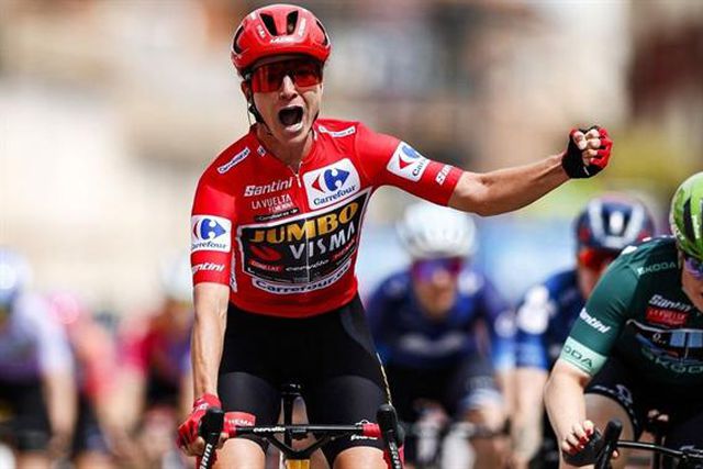 Volta à Espanha feminina: Marianne Vos deu brilho à camisola vermelha de líder