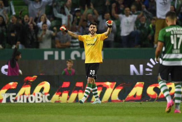 A nova posição de Paulinho e nem Amorim escondeu o sorriso (vídeo)