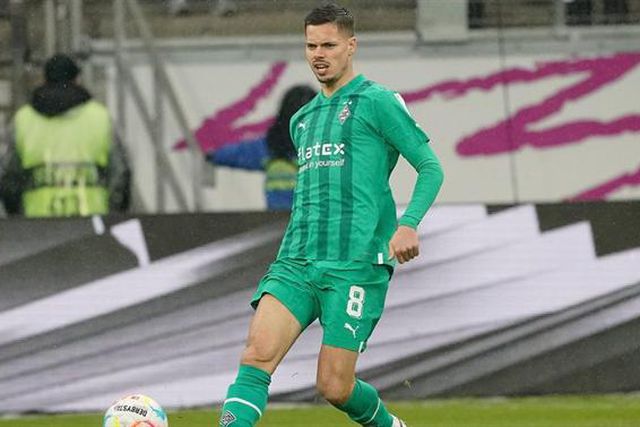 Diretor desportivo do Monchengladbach aborda futuro de Weigl