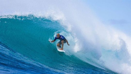 «É uma treta.» Kelly Slater quase fora do Mundial