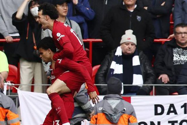 Luis Díaz regressa aos golos: Liverpool já vence Tottenham por 3-0 (vídeos)