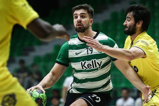 Sporting mantém liderança