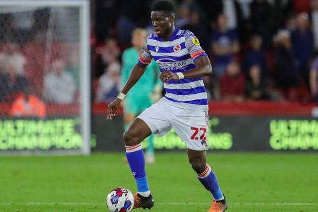 Custou €7,5M, não convenceu o Reading e vai voltar