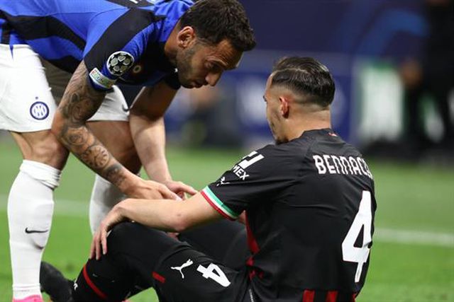 Bennacer abandonou San Siro de muletas
