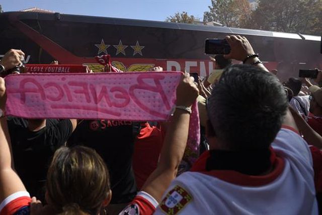 Benfiquistas em festa à espera do 38.º título (fotos)