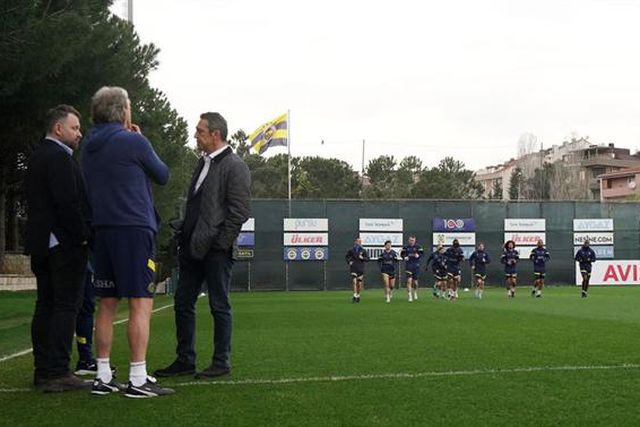 Depois da tempestade, veja quem apareceu com Jesus no treino (fotos)
