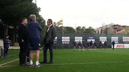 Depois da tempestade, veja quem apareceu com Jesus no treino (fotos)