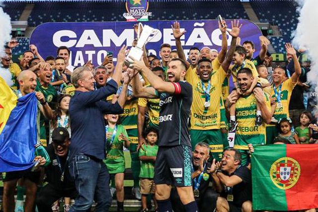 Ivo Vieira é campeão estadual com o Cuiabá