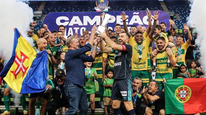 Ivo Vieira é campeão estadual com o Cuiabá