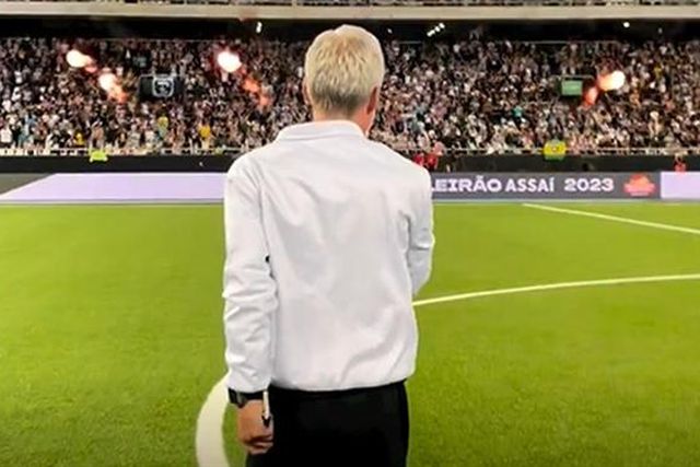 Adeptos rendidos a Luís Castro (vídeo)