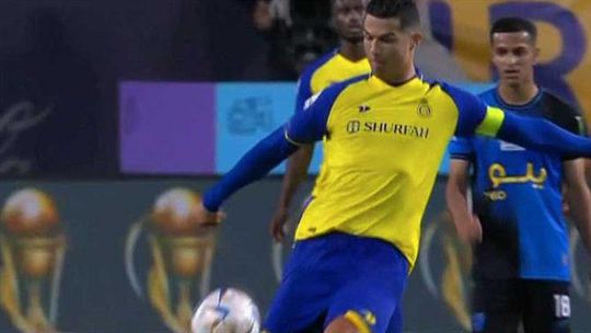 Árbitro apitou para o intervalo e Ronaldo… explodiu de raiva (vídeo)