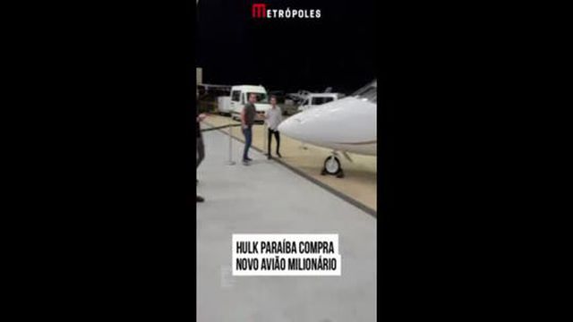 Hulk compra avião