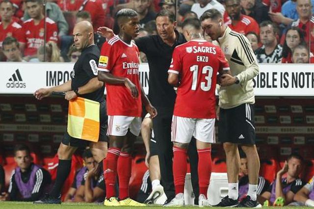 No clássico: Com Florentino, só faltará... Enzo