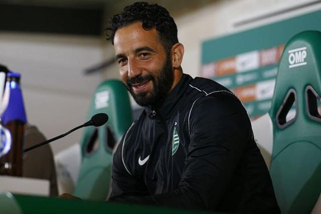 «Voltar a trabalhar com o Porro? É difícil comprá-lo e teria mais dificuldades agora em jogar porque o Esgaio está muito bem»