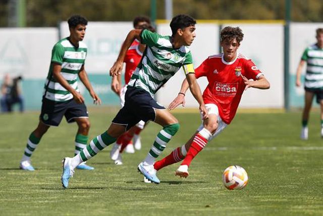 Seis golos, espetáculo e empate no dérbi