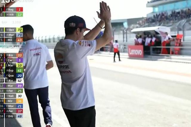 Assobiado, Márquez pediu desculpa à Aprilia e aos portugueses