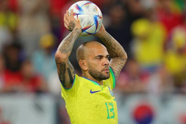 As primeiras palavras da vítima de alegado abuso sexual por Dani Alves: «Só dizia que eu era a p… dele»