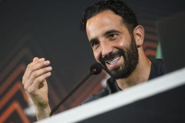 «Allegri disse que esteve melhor com três médios, por isso espero três médios aqui. Pode ser 'bluff', sou básico nessa análise»