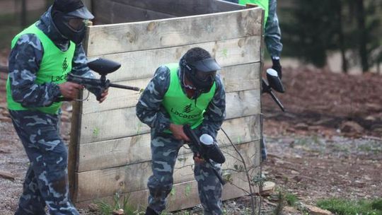 Jogo de ‘paintball’ para descontrair