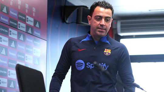 Barcelona oferece mais dois anos de contrato a Xavi Hernández