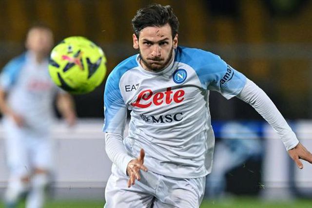 Adepto homenageia Kvaratskhelia no nome do filho e segue tradição familiar