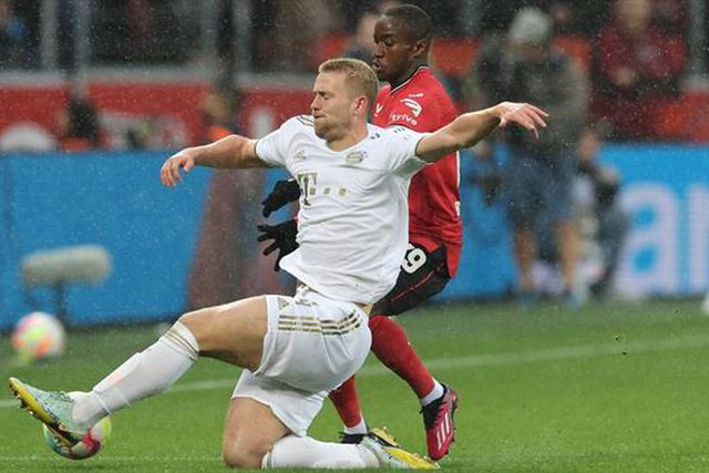 Bayern perde em Leverkusen e entrega a liderança